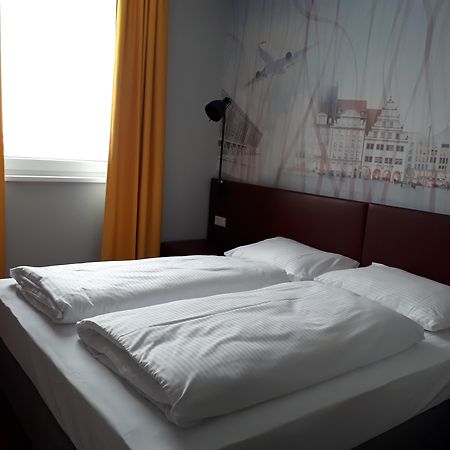 Campanile Leipzig Halle Airport Schkeuditz Bagian luar foto