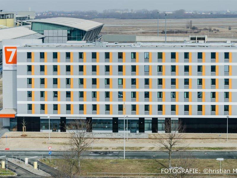 Campanile Leipzig Halle Airport Schkeuditz Bagian luar foto