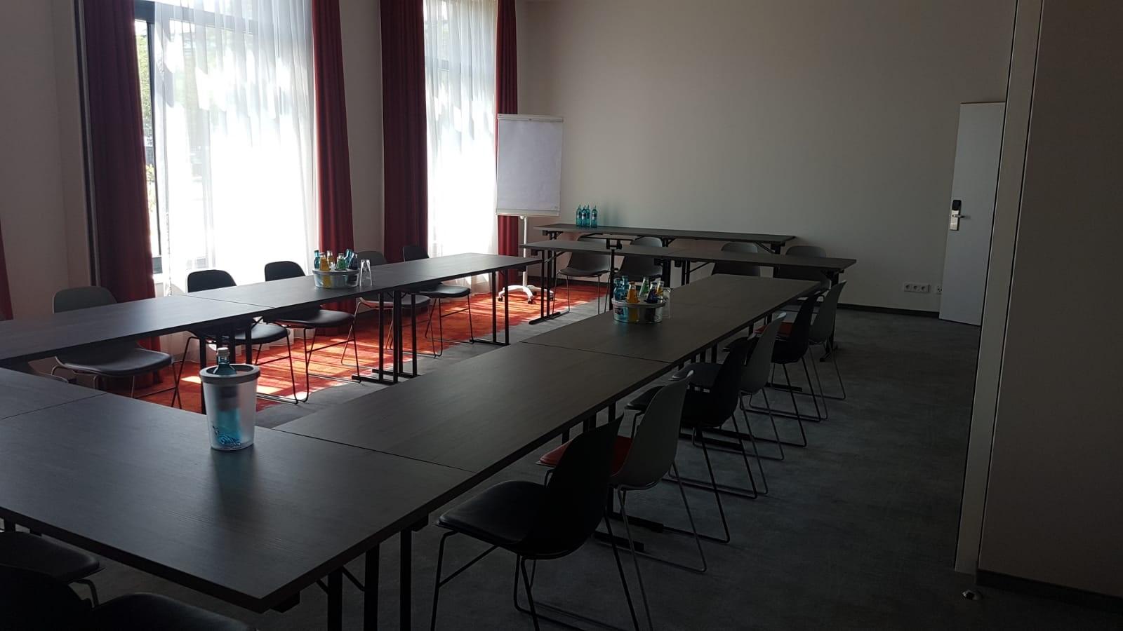 Campanile Leipzig Halle Airport Schkeuditz Bagian luar foto