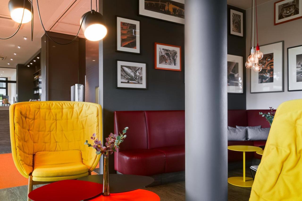 Campanile Leipzig Halle Airport Schkeuditz Bagian luar foto