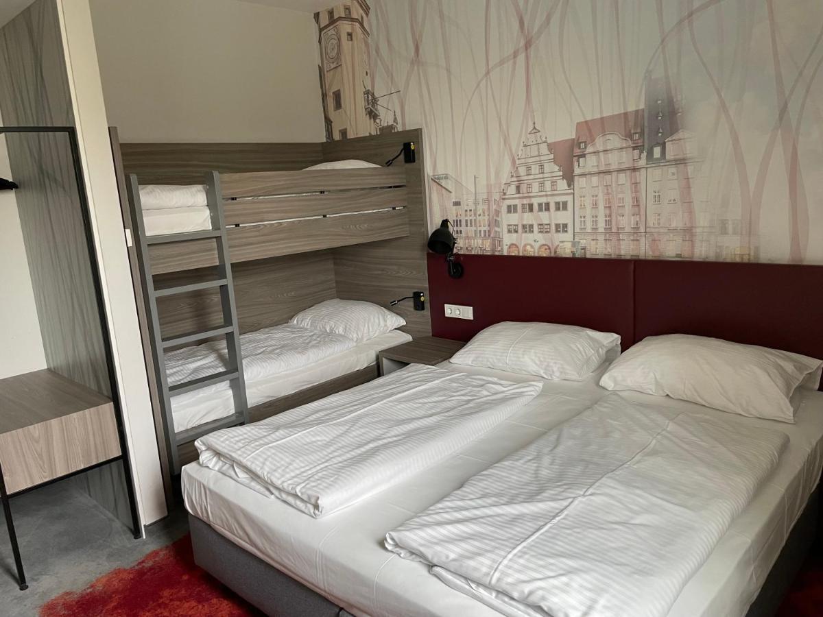 Campanile Leipzig Halle Airport Schkeuditz Bagian luar foto