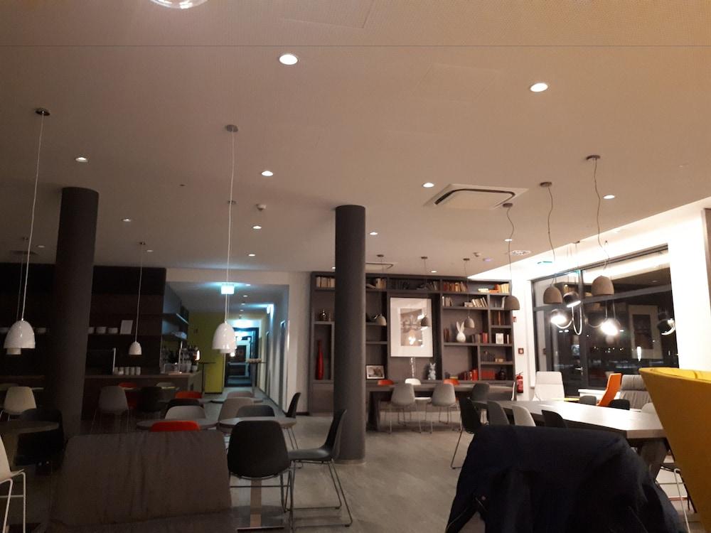 Campanile Leipzig Halle Airport Schkeuditz Bagian luar foto